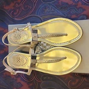 Vince Camuto Vo-Ianna Sandal in Gold Jute Includes Box